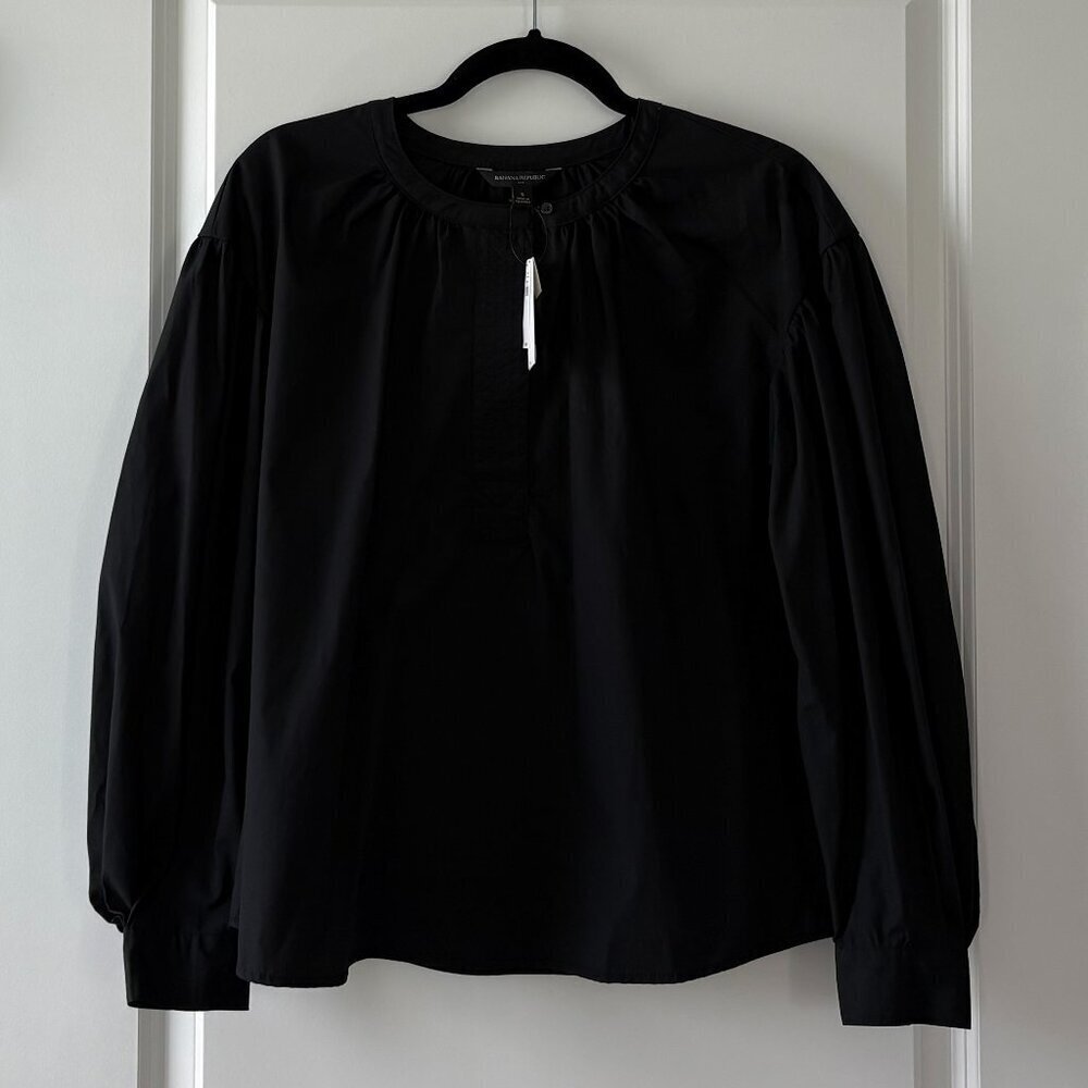 Banana Republic Factory Black Semi-Fitted Gathered-Neck Blouse Size Small